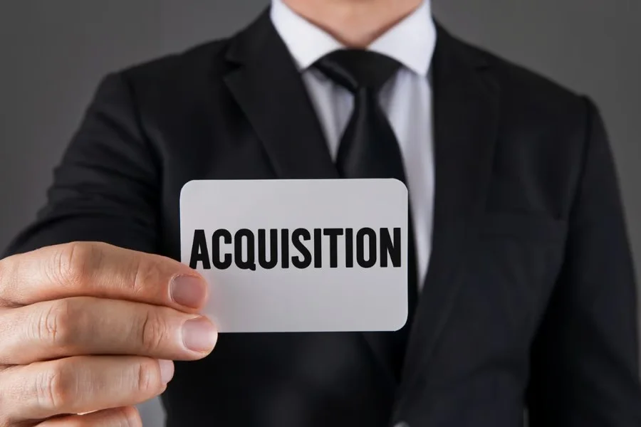DUAL Group Consolidates Global Transactional Risk Operations Amid Market Surge