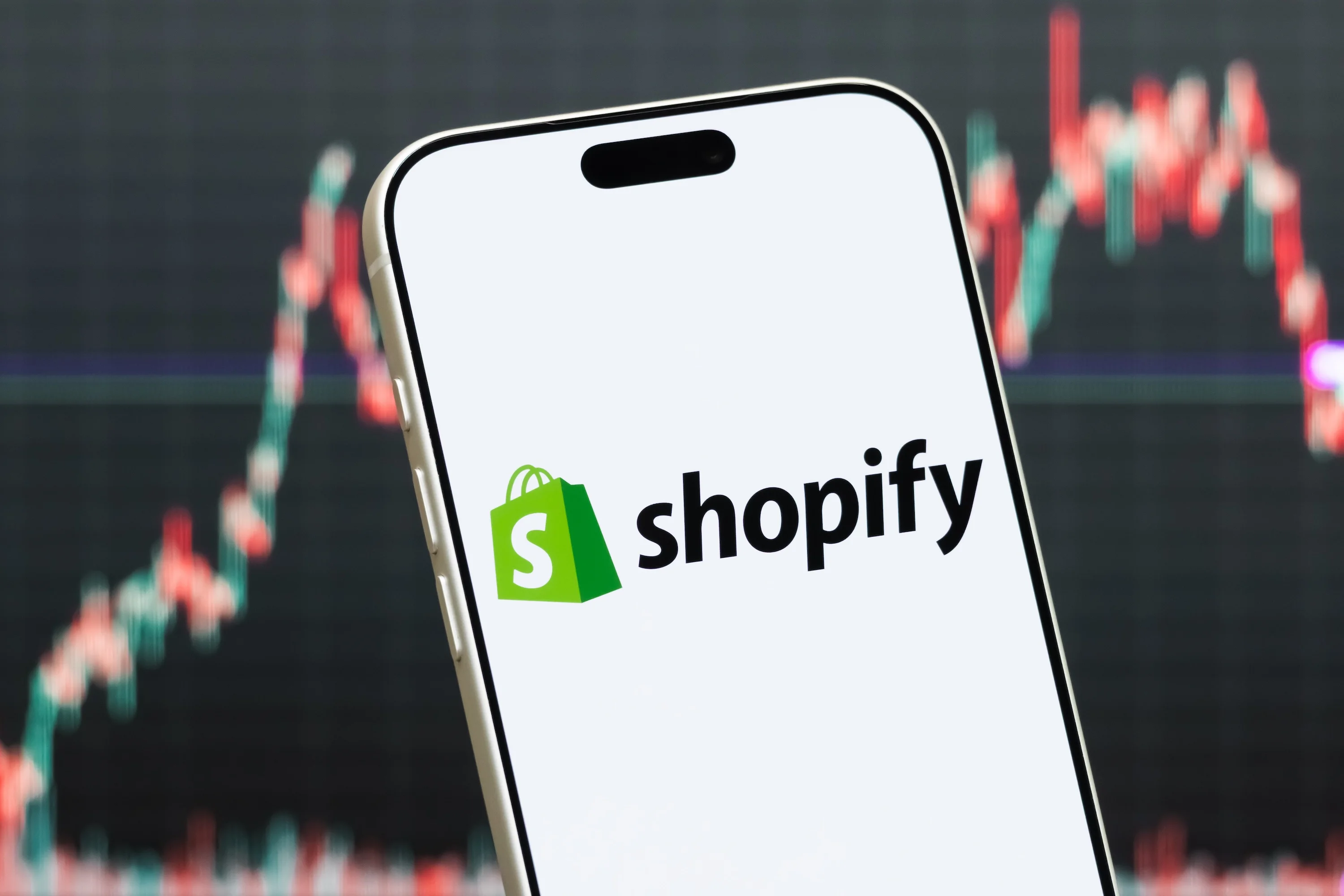 Shopify's Hiring Strategy Emphasizes Diverse Skill Sets Amidst AI Evolution